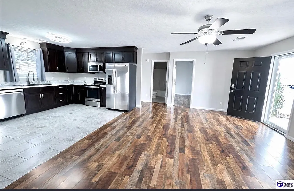 3 bed, 1200 sqft, $1,600 — Photo 1