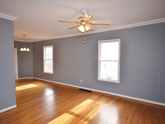 3rd image of 7173 Wellington Ct
