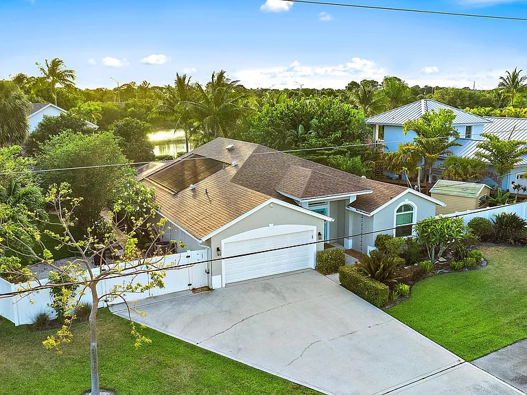 15129 Harriet Ave — Photo 4