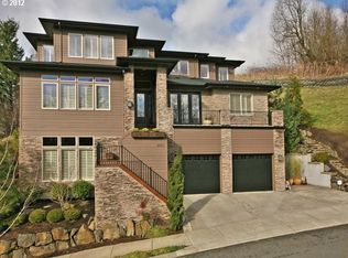 9833 NW Skyline Heights Dr, Portland, OR 97229