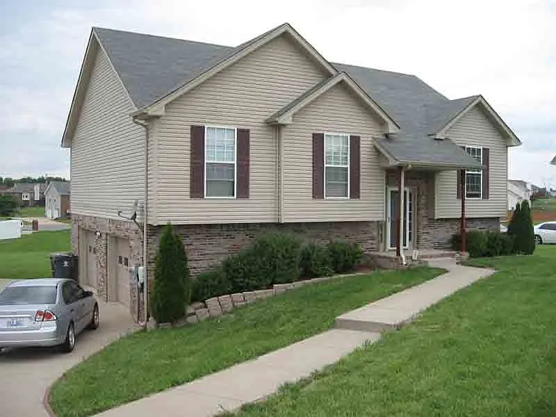 4 bed, 3.0 bath, 2235 sqft, $2,050 — Photo 2