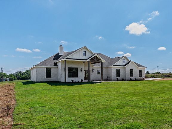 3rd image of 4406 Colony Rd