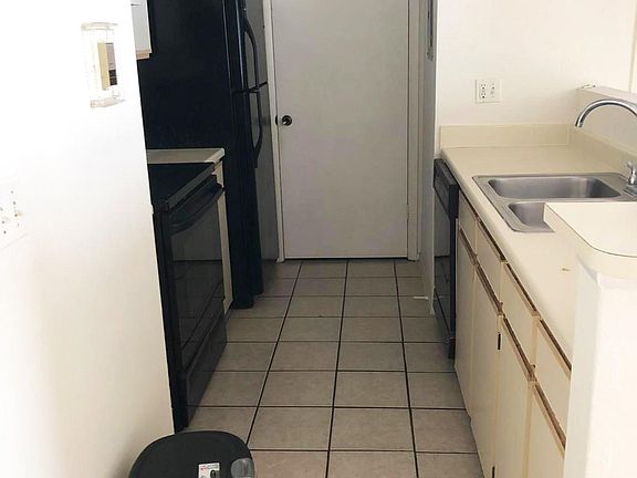 4th image of 3034 Parkway Blvd APT 205