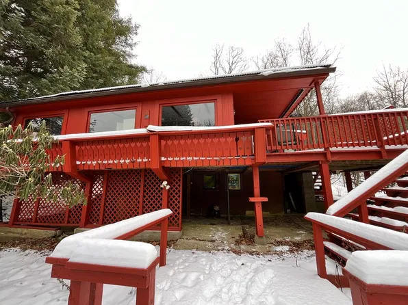 1079 Rockmere Rd, Oil City, PA 16301