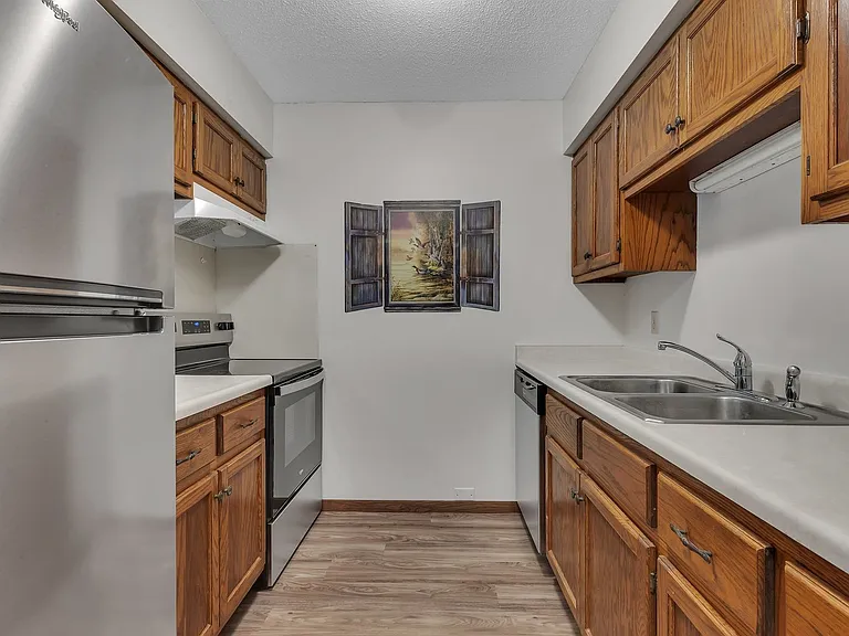 135 Dolphin Ave NE — Photo 4