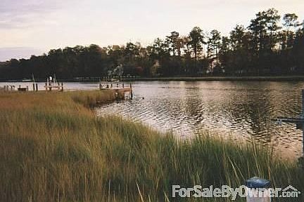 Miles of open water w beautiful wildlife : Great kayaking , canoeing, crabbing, just chillin out in 