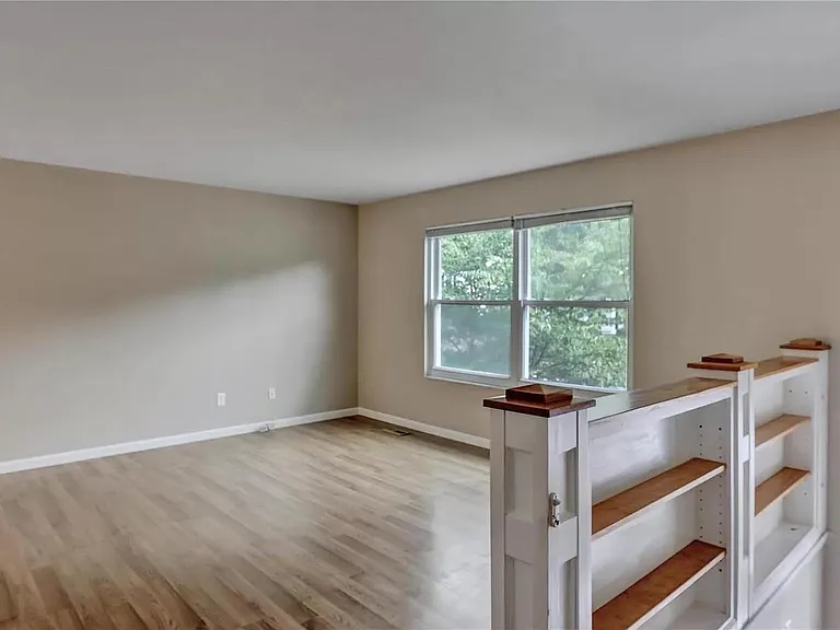 927 Bellestri Dr — Photo 4