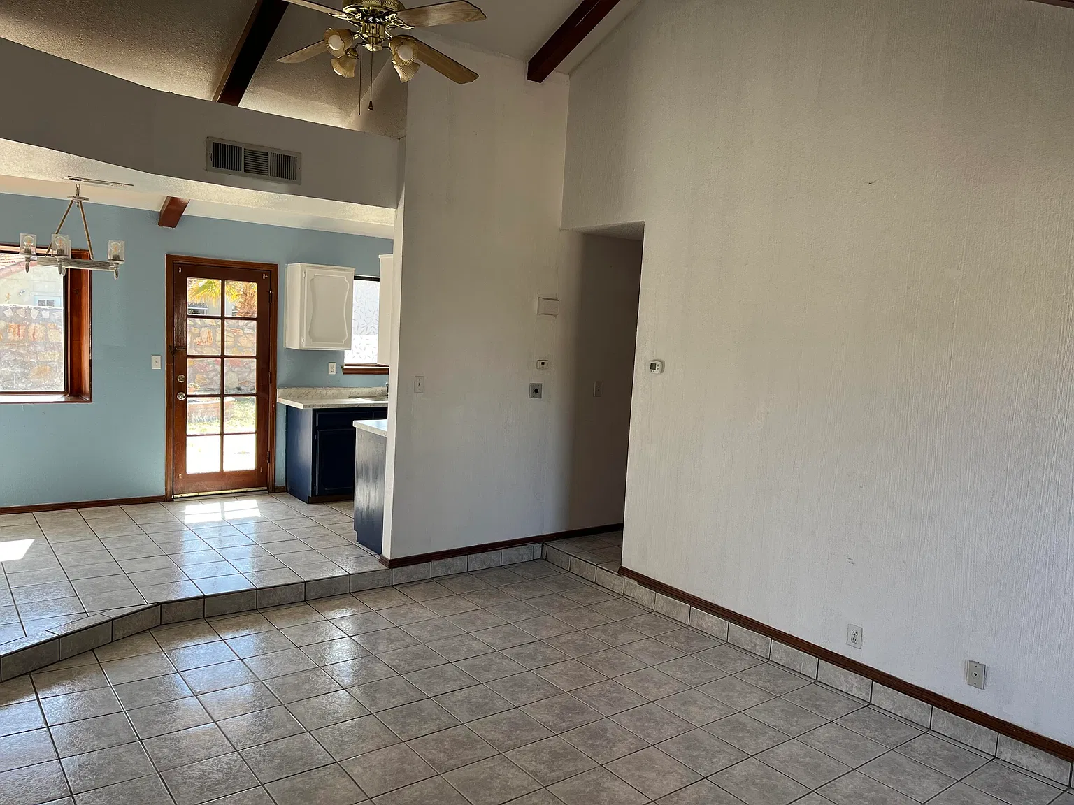 3 bed, 1.5 bath, 1168 sqft, $1,400 — Photo 2