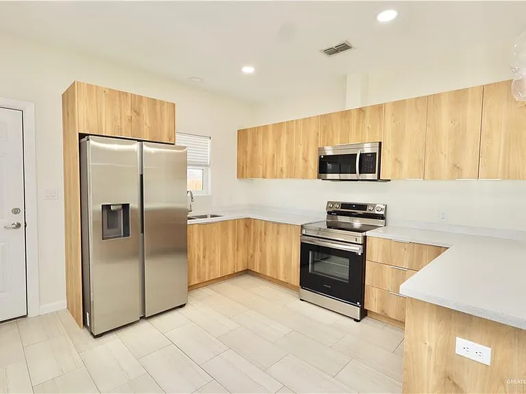 2612 E Israel Ave #A — Photo 4
