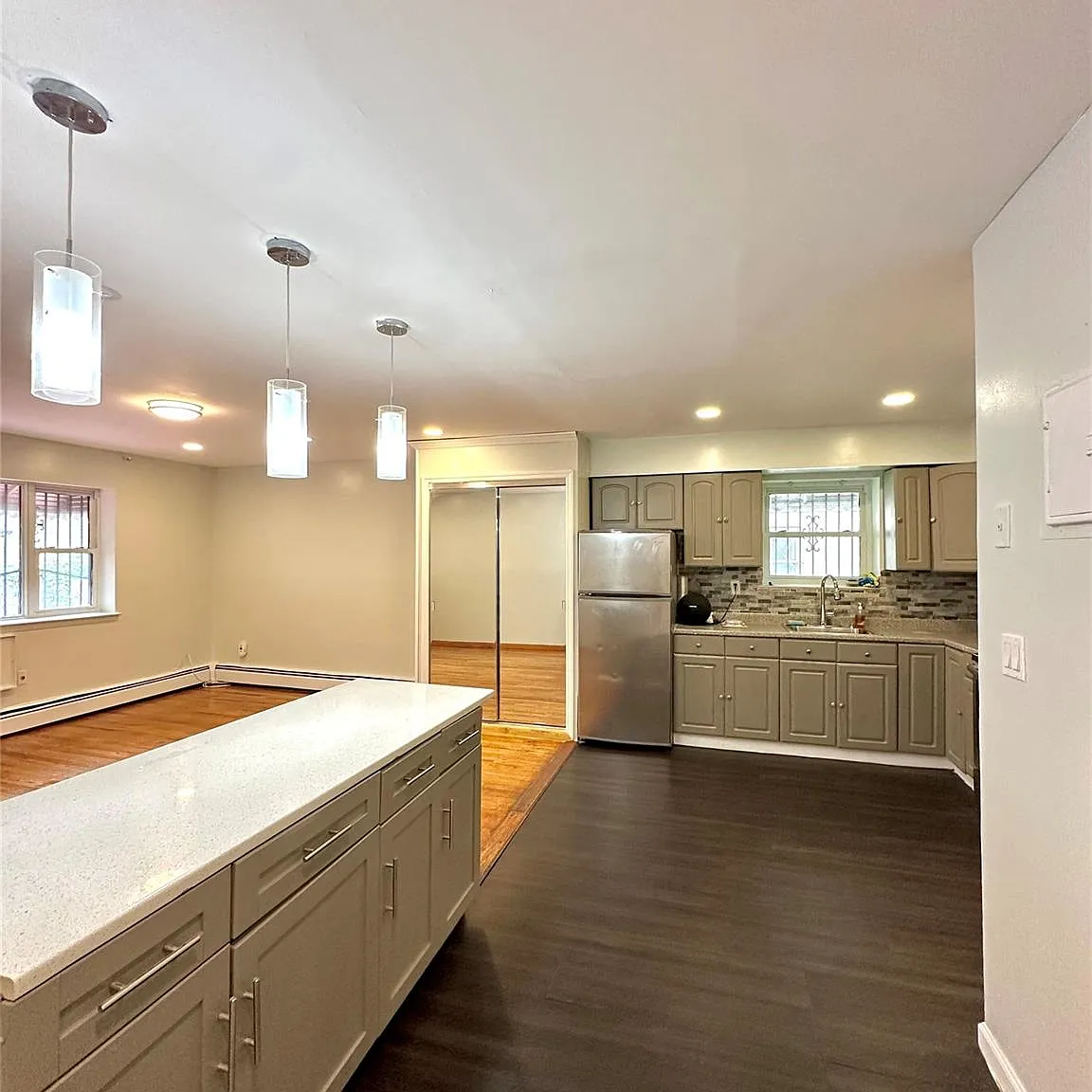 2 bed, 1.0 bath, 900 sqft, $2,300 — Photo 1