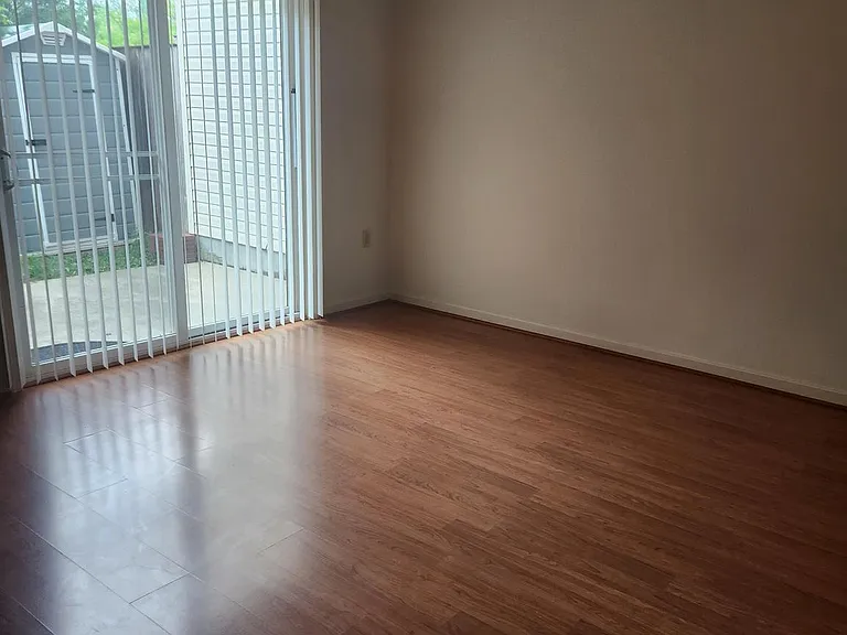 1234 Oakwood Dr — Photo 6