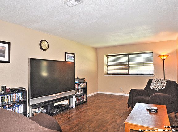 3rd image of 8311 Timberwilde Dr