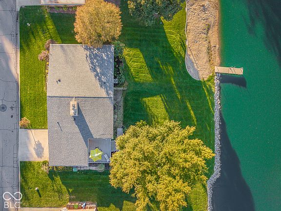4th image of 310 Sunset Dr