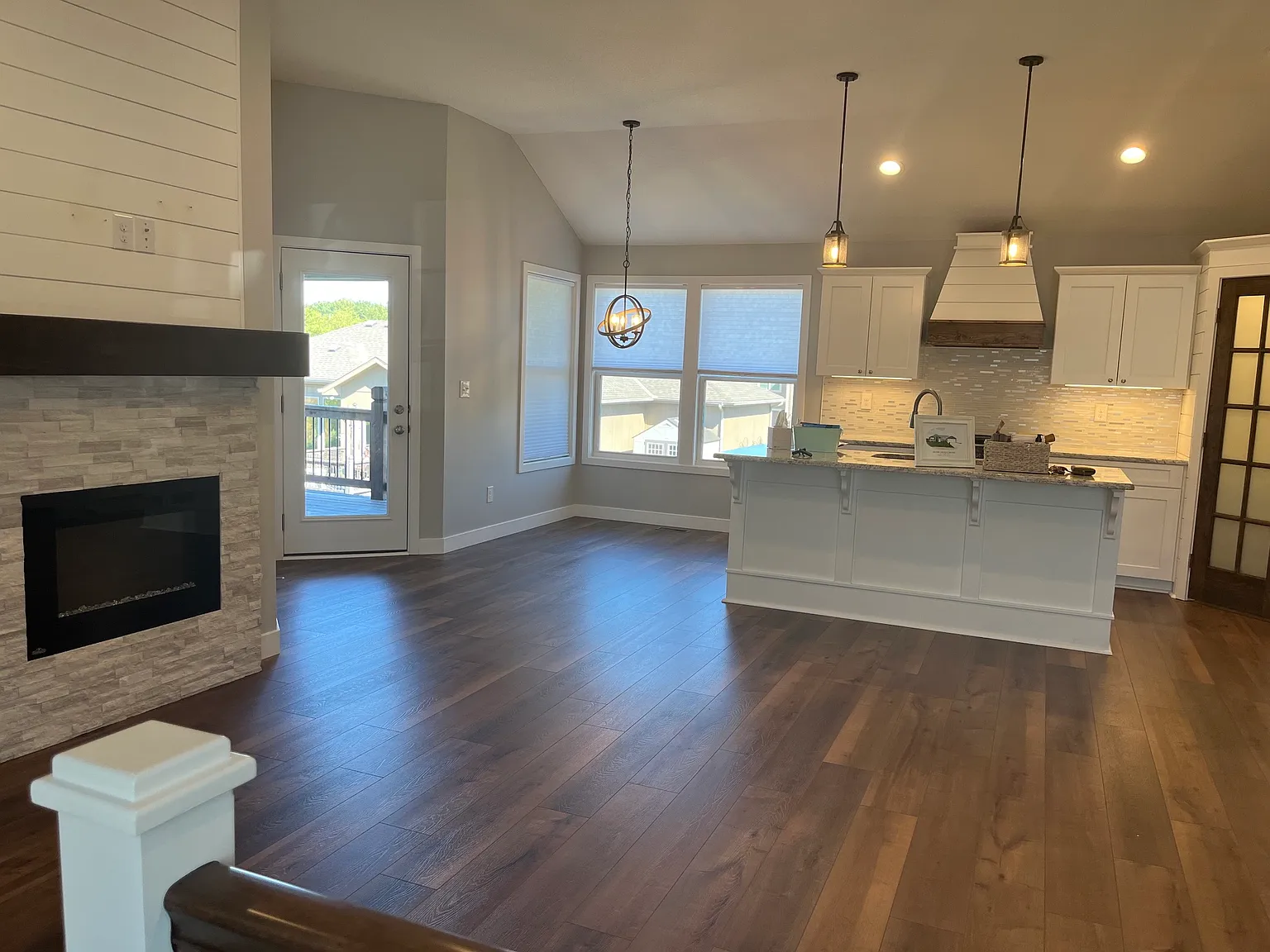5 bed, 3092 sqft, $2,900 — Photo 3