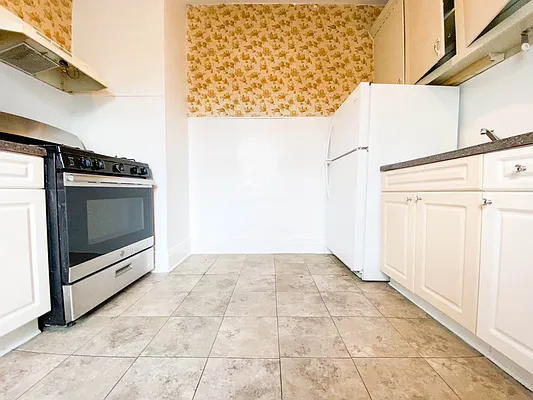 Rented by RealTegrity NY LLC | media 13