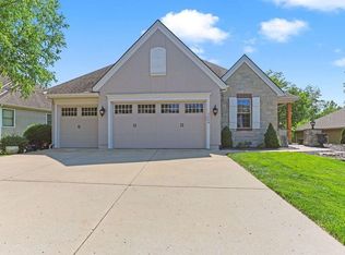 1508 SW Hedgewood Ln, Lees Summit, MO 64081
