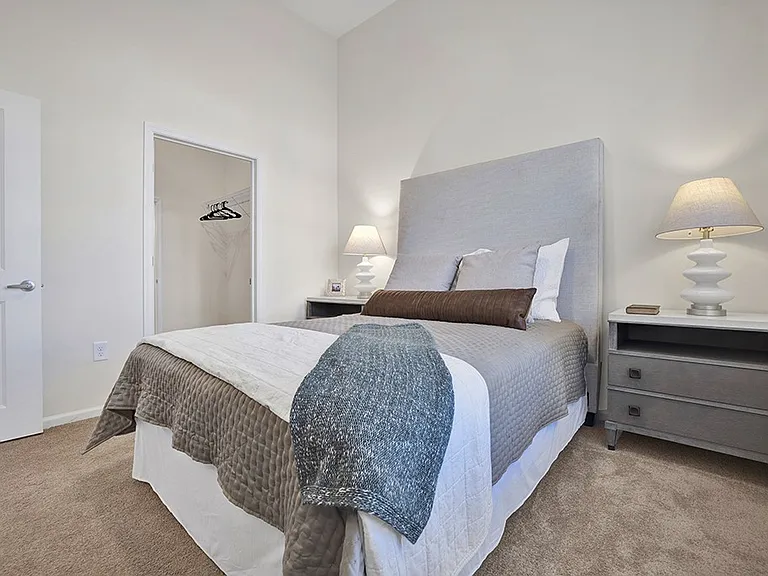 Artisan Flats — Photo 15