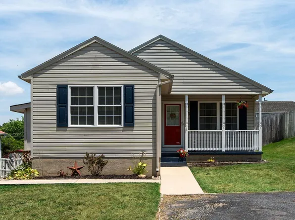 1029 D St, Waynesboro, VA 22980
