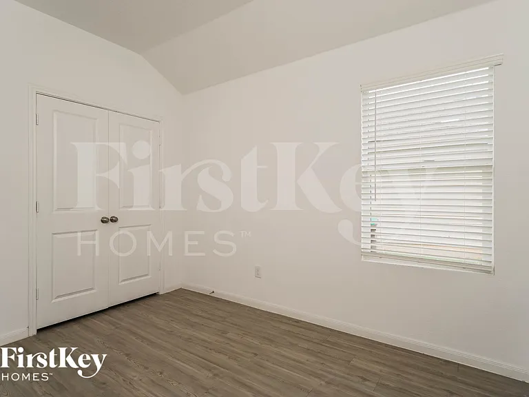 1260 Treehouse Ln — Photo 12