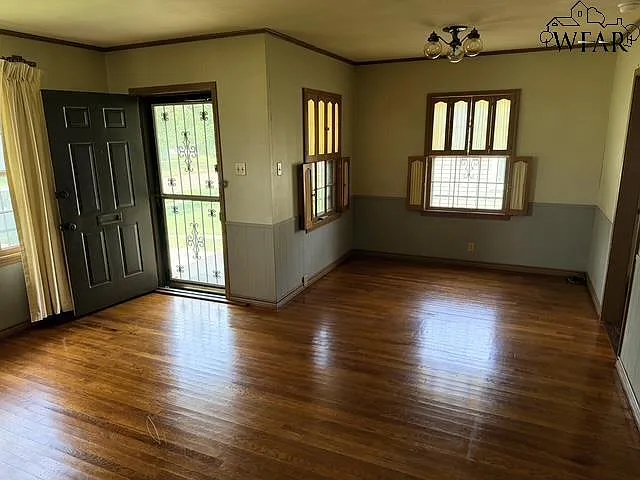 1652 Dayton Ave — Photo 2