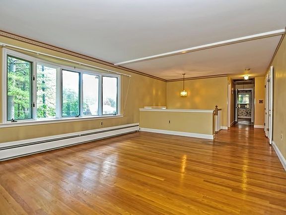 4th image of 25 Nebo St