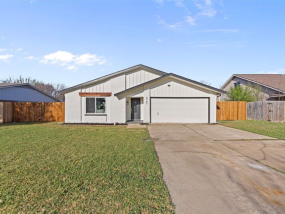 2nd image of 3121 Wayfarer Rd