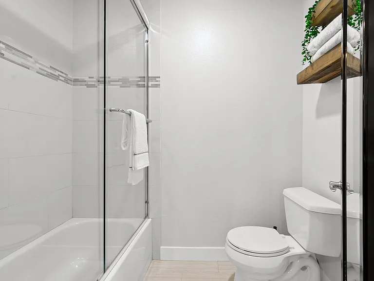 8687 Falmouth Ave #103 — Photo 18
