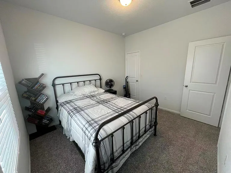 141 Mammoth Dr — Photo 9