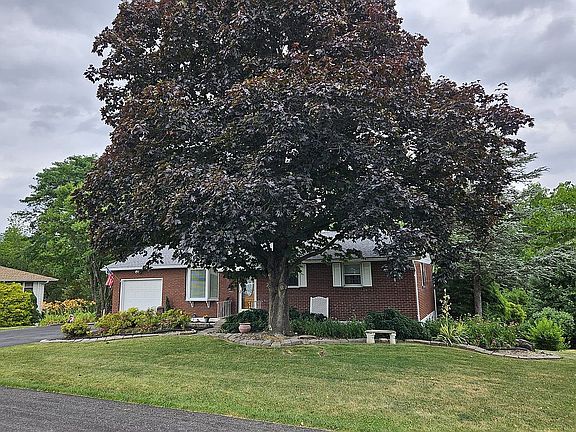 2nd image of 7642 Prospect Dr