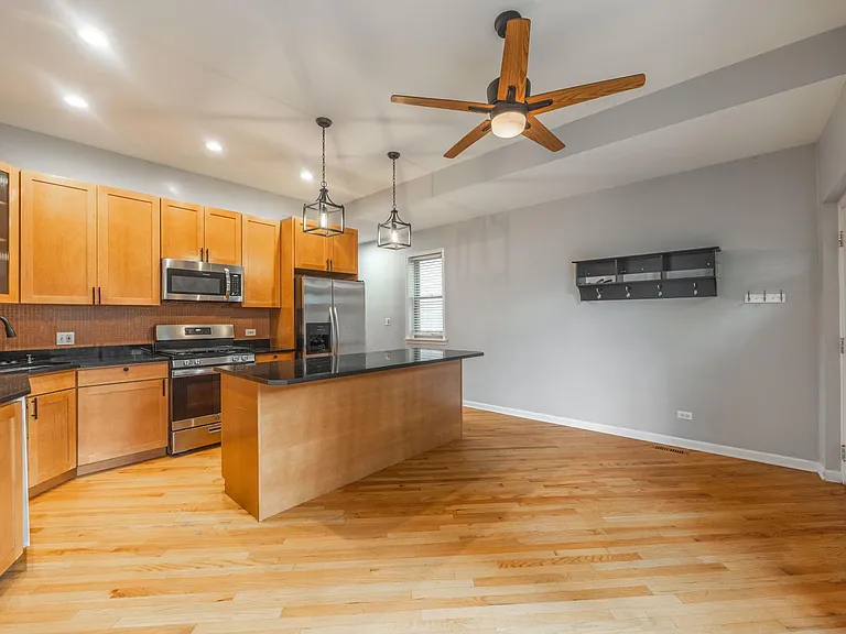 1333 W Walton St #2 — Photo 18
