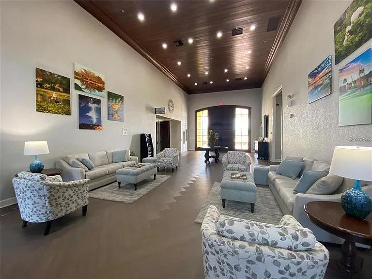 4480 Strathmore Dr — Photo 35
