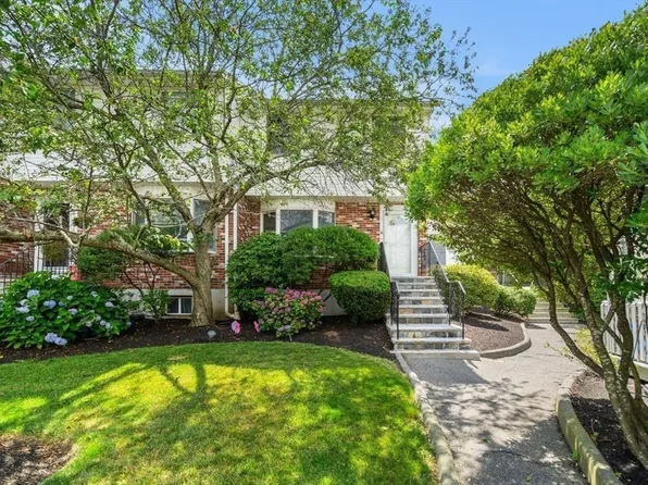 16 Eagan Pl Unit 16, Peabody, MA 01960