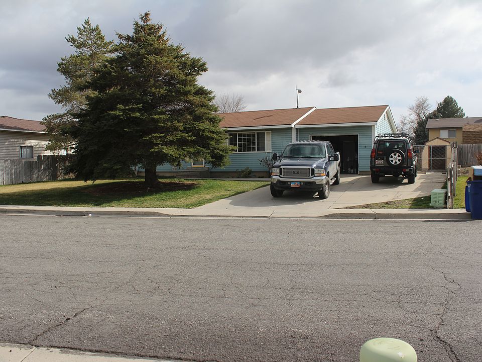 House from across the strt