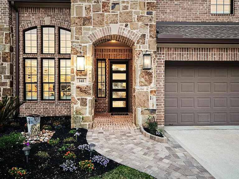 141 Bronze Bow Dr — Photo 3