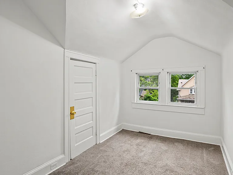 5407 Catalpha Rd — Photo 12