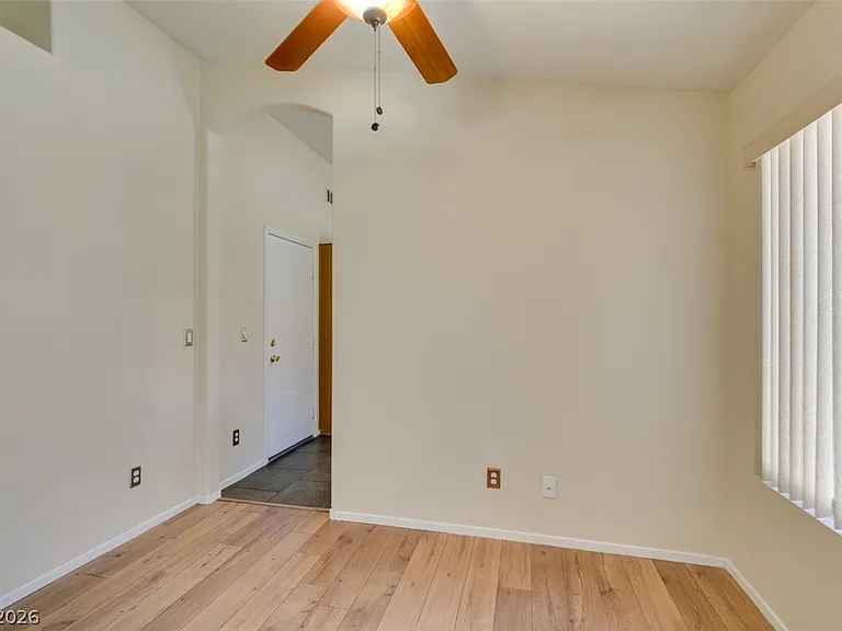 8168 W Gilmore Ave — Photo 14