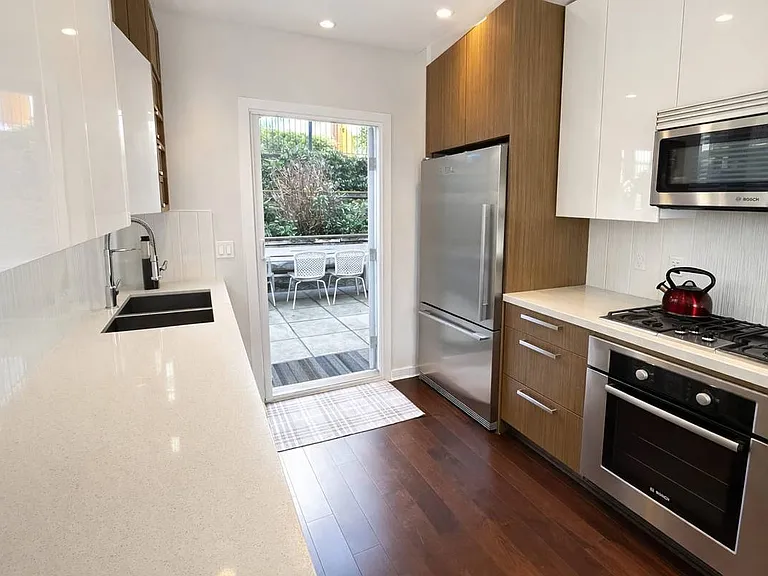 2229 Southside Dr — Photo 2