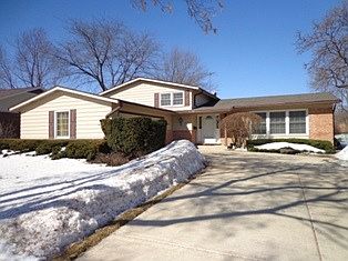 1st image of 410 W Burr Oak Dr