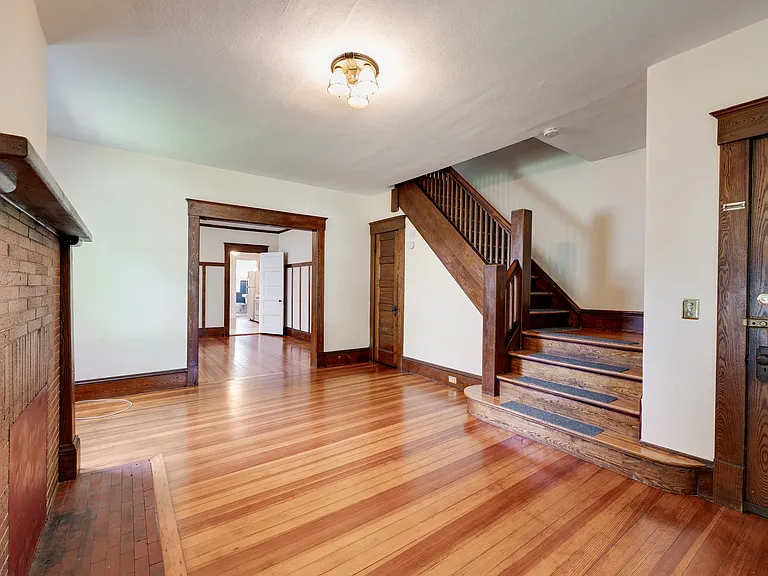 54 Montgomery Ave — Photo 12