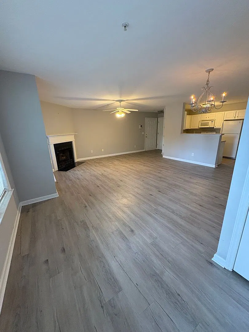 Beautiful, Maintenance Free Main Level Condominium in Ivy Glen! — Photo 3