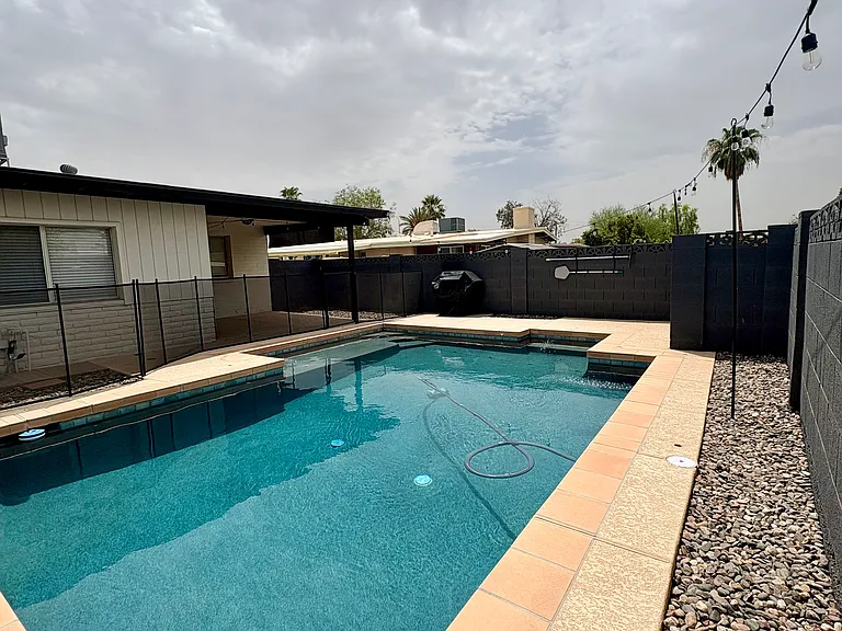 1410 E Bishop Dr — Photo 21