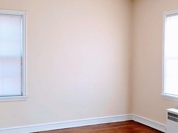 3rd image of 15610 Van Aken Blvd APT 12