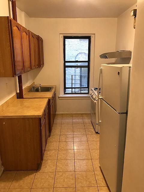 1st image of 135 W 197th St #2F