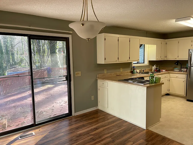 809 Hilltop Cir #HOUSE — Photo 8