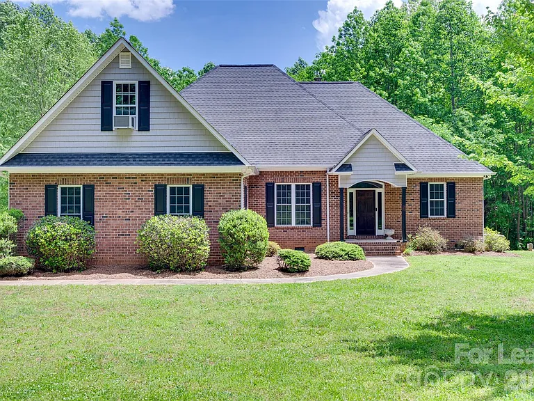 646 Harper Davis Rd — Photo 1