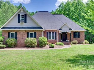646 Harper Davis Rd, Lake Wylie, SC 29710