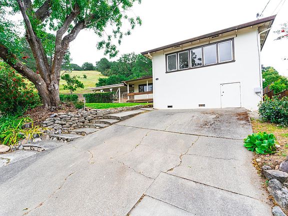 4th image of 90 Summers Avenue