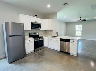 260 N 3rd St, Ponchatoula, LA 70454