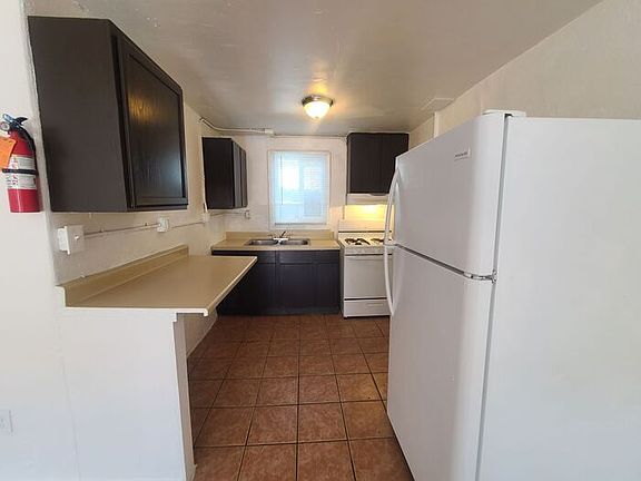 5th image of 2740 N Stone Ave APT 8
