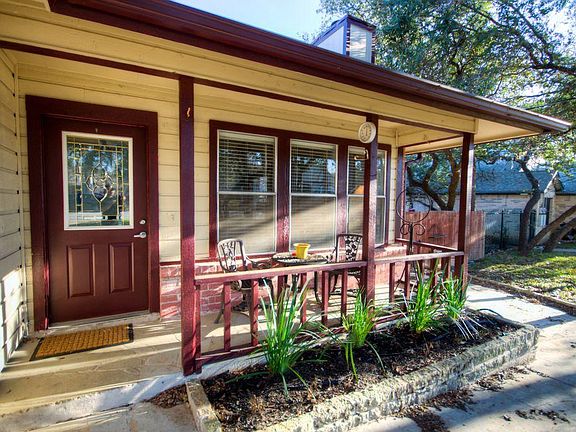 2nd image of 6007 Parkwood Dr #A